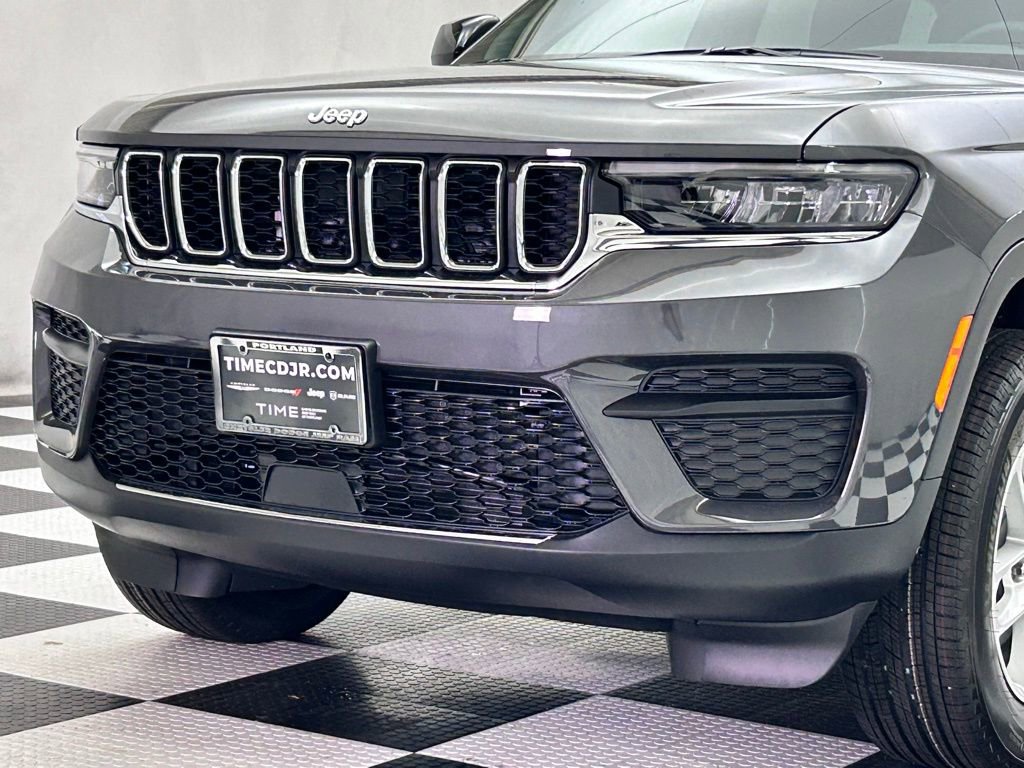 New 2025 Jeep Grand Cherokee Laredo X w/ Trailer Tow Package image 5