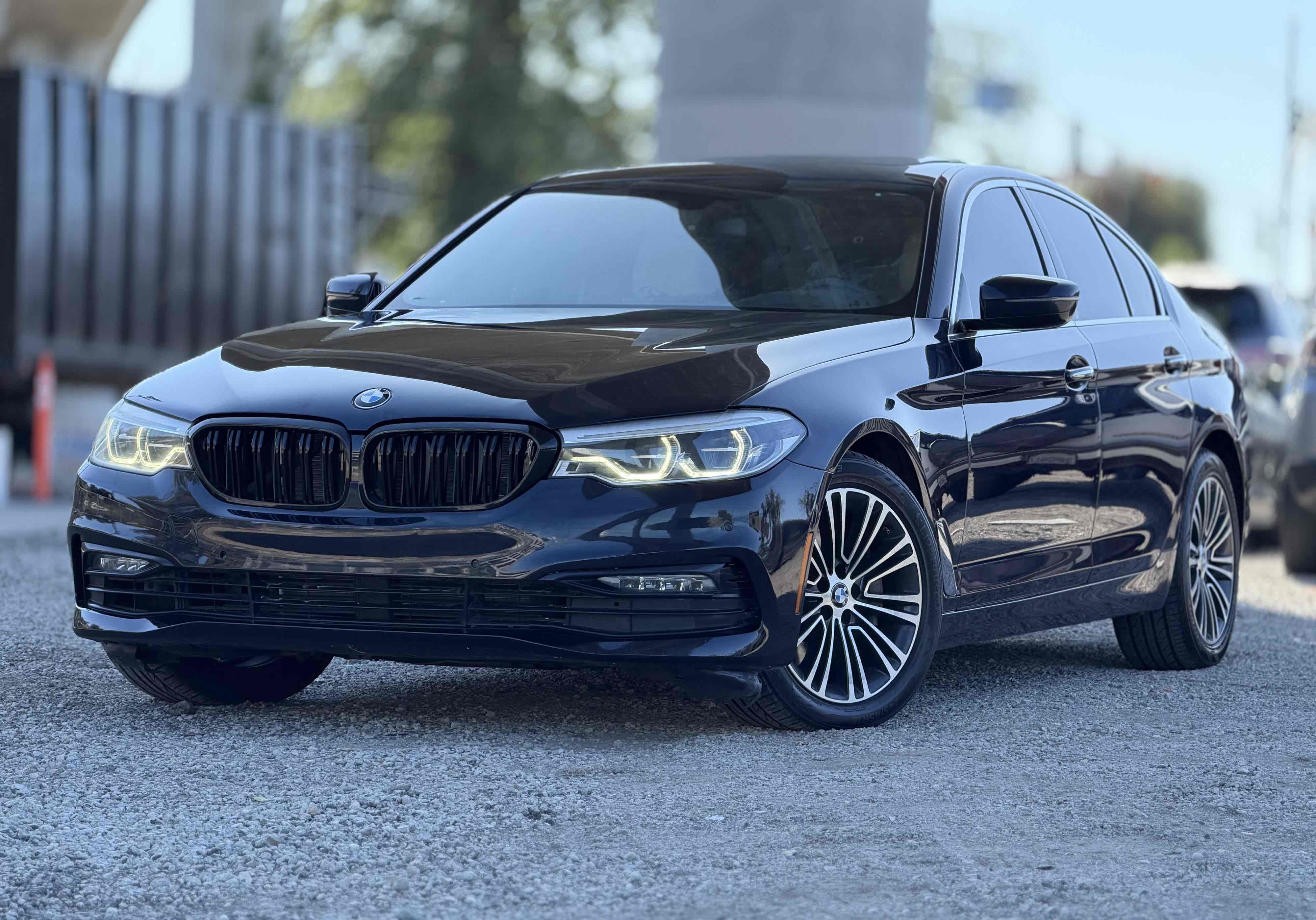 Used 2017 BMW 540i xDrive AWD/4WD image 1