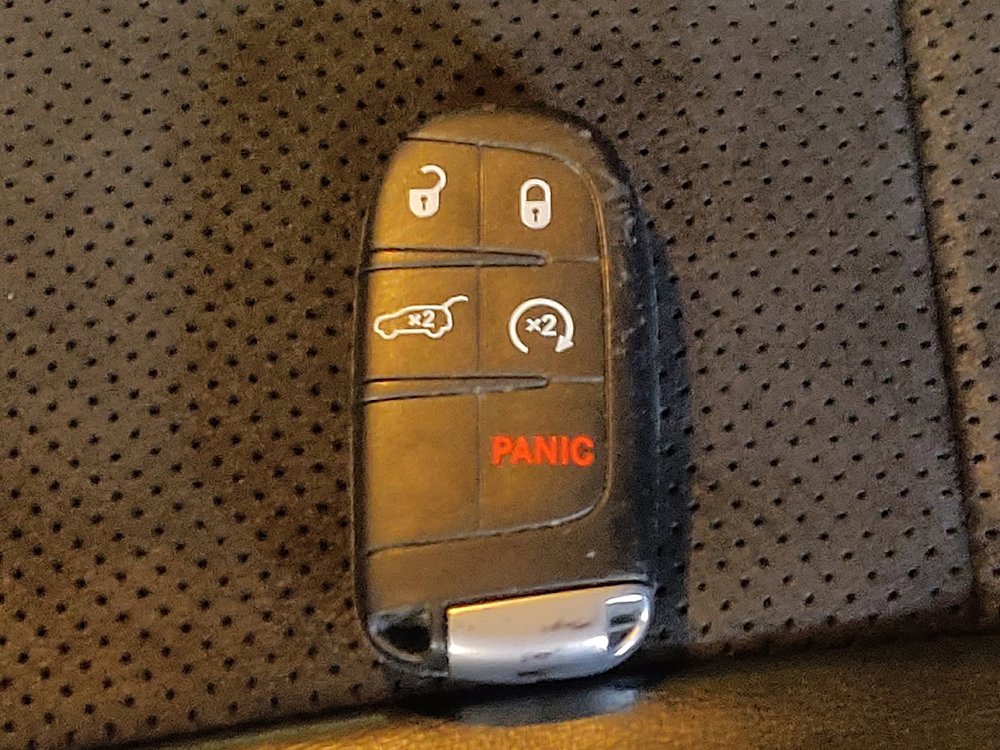 Used 2019 Jeep Grand Cherokee Altitude image 32