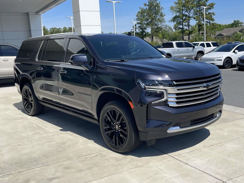 Used 2024 Chevrolet Suburban High Country w/ Premium Package AWD/4WD image 4