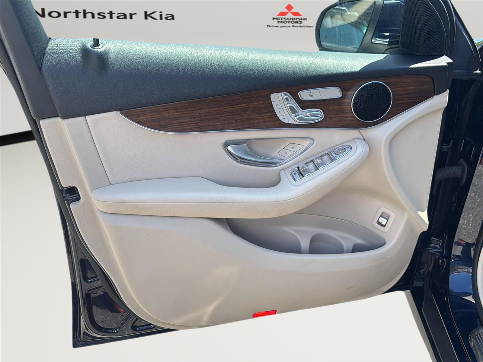 Used 2022 Mercedes-Benz GLC 300 4MATIC w/ Multimedia Package Lite image 14