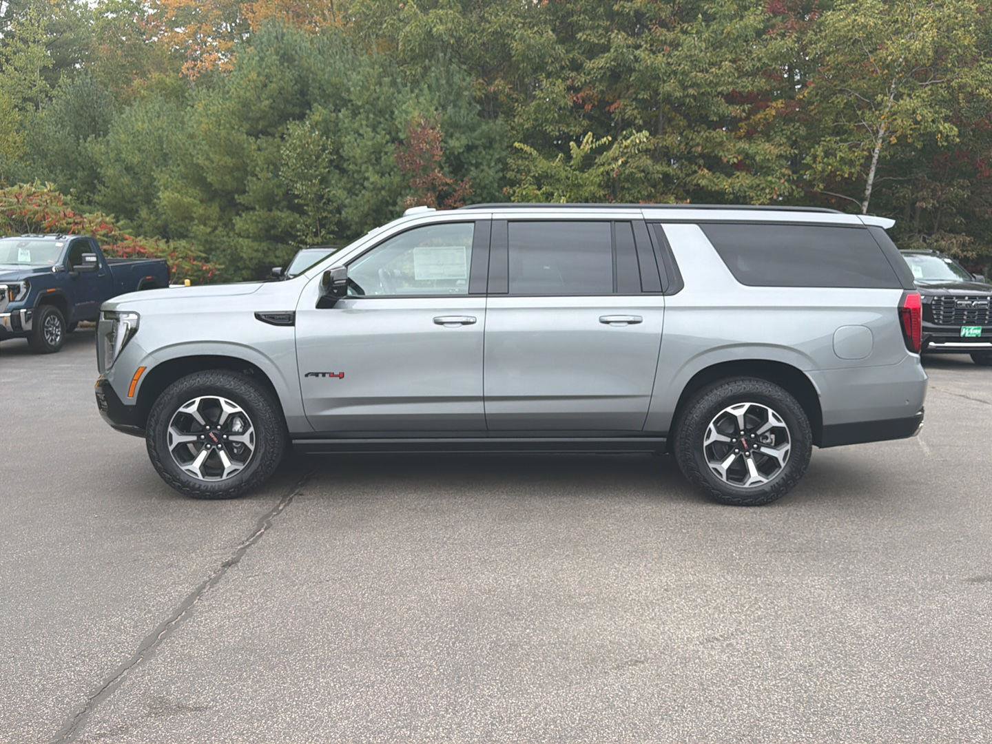 New 2027 GMC Yukon XL AT4 Ultimate AWD/4WD image 2