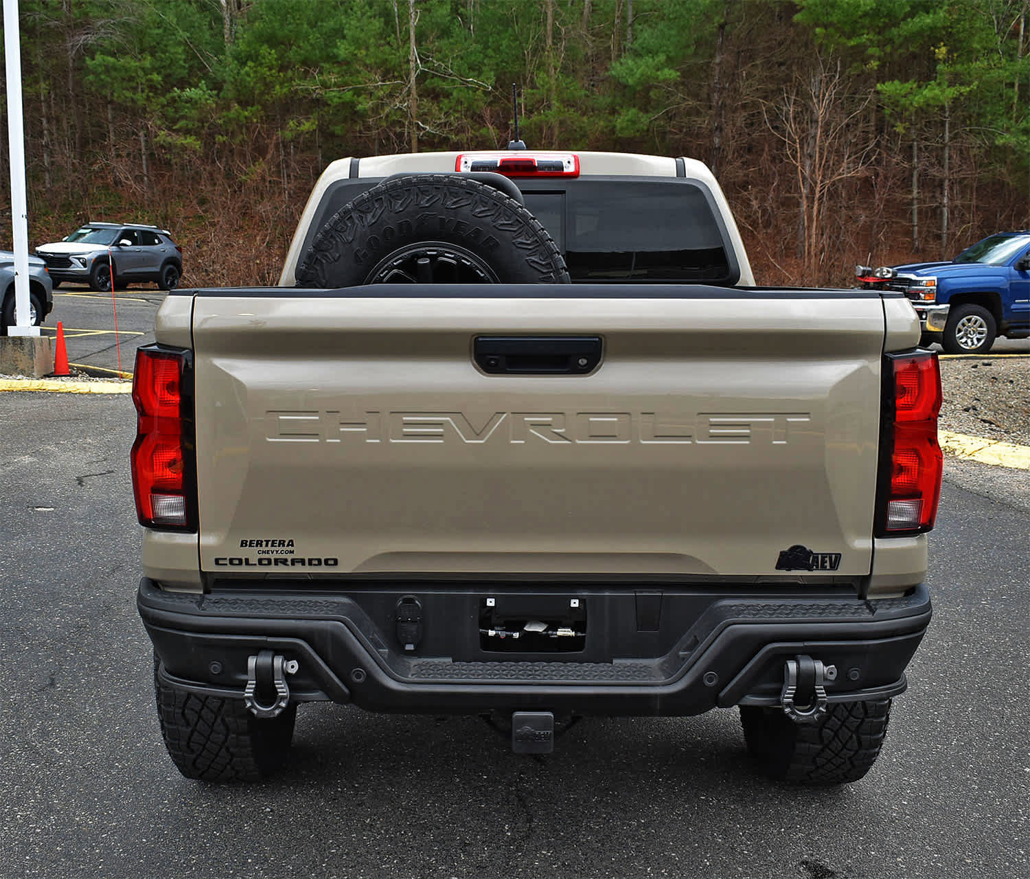 Used 2024 Chevrolet Colorado ZR2 w/ ZR2 Bison Edition image 11