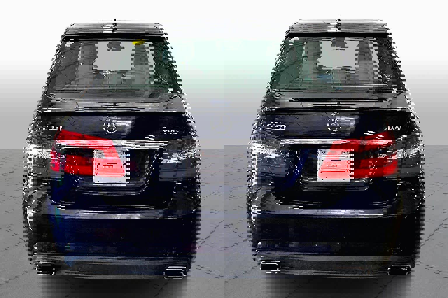 Used 2010 Mercedes-Benz E 350 4MATIC Sedan image 5