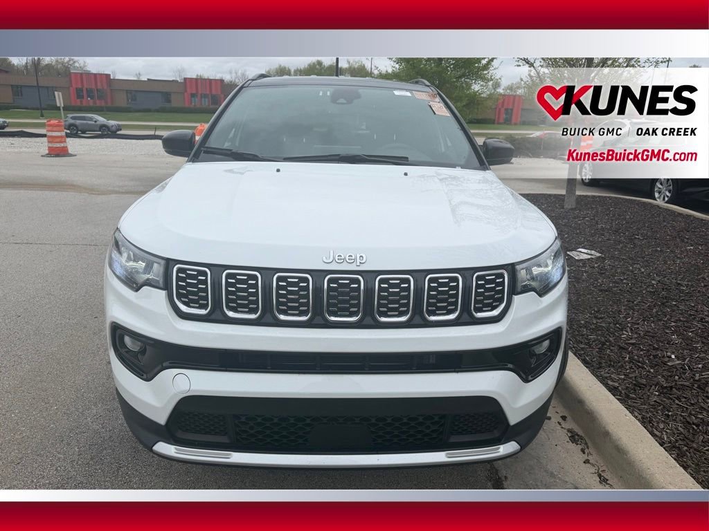 Used 2025 Jeep Compass Limited AWD/4WD image 3