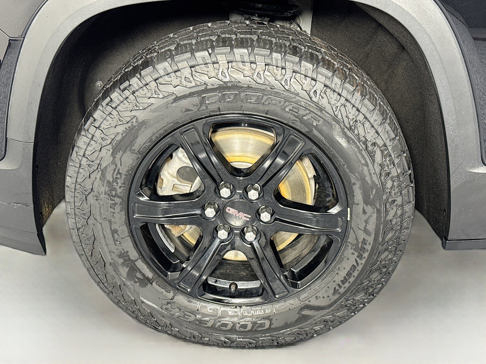 Used 2023 GMC Acadia AT4 w/ Technology Package image 33