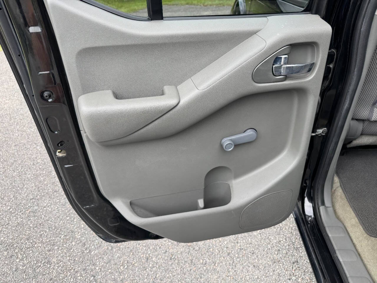 Used 2015 Nissan Frontier S AWD/4WD image 25