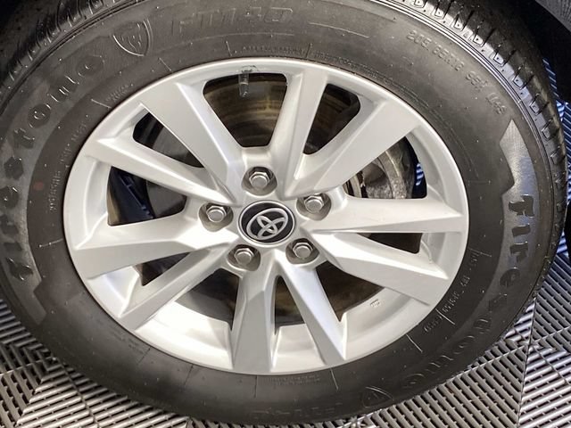 Used 2025 Toyota Camry LE FWD image 29
