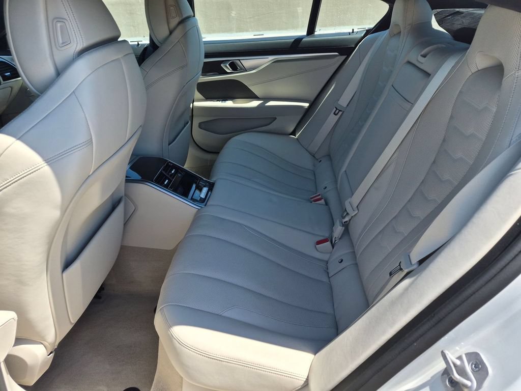 Certified 2025 BMW ALPINA B8 xDrive Gran Coupe AWD/4WD image 10