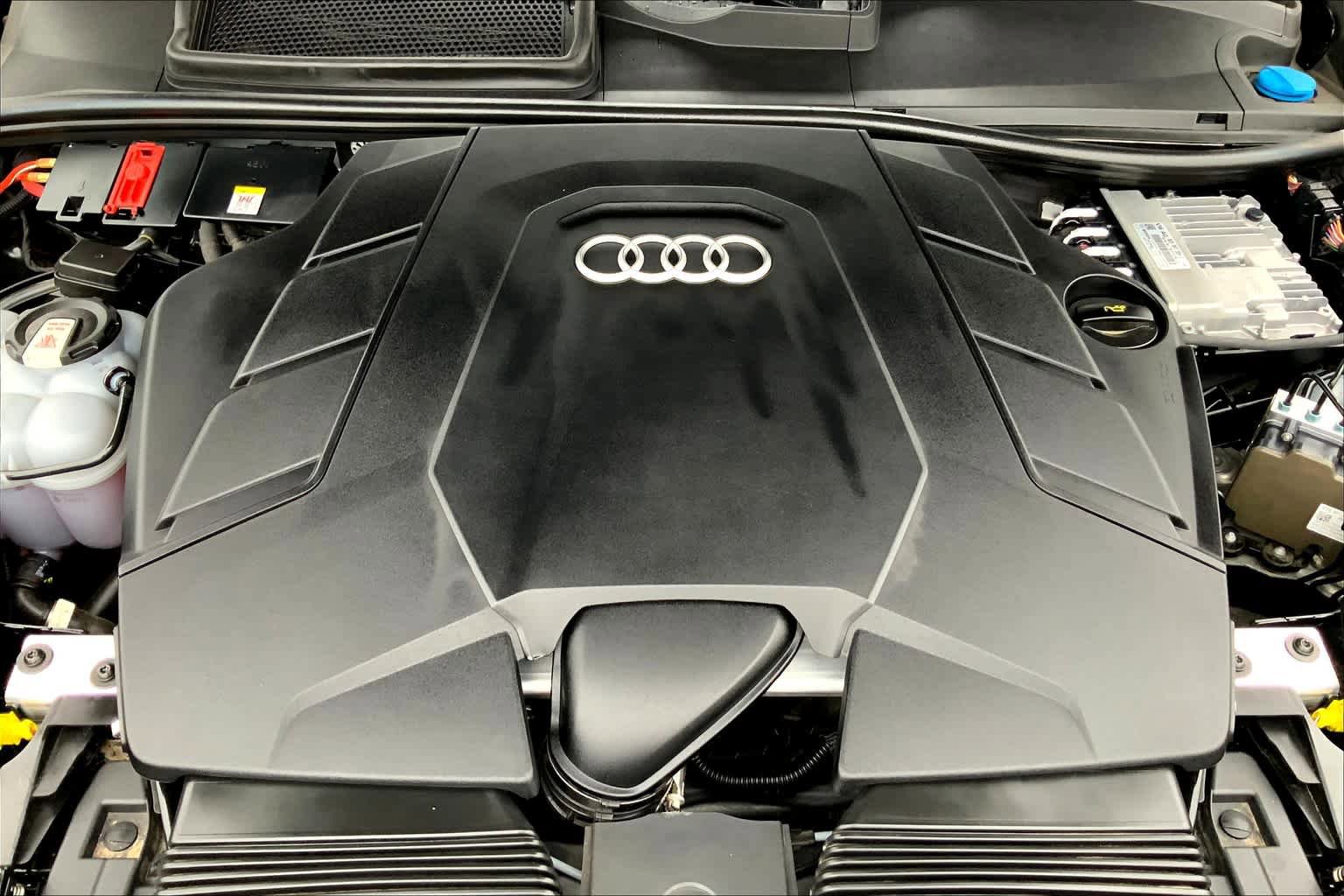 Used 2021 Audi Q8 Premium w/ Black Optic Package AWD/4WD image 31