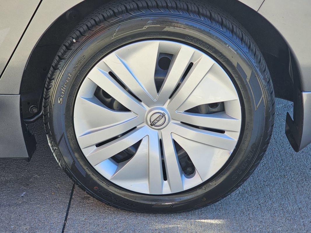 Used 2025 Nissan Leaf S FWD image 37