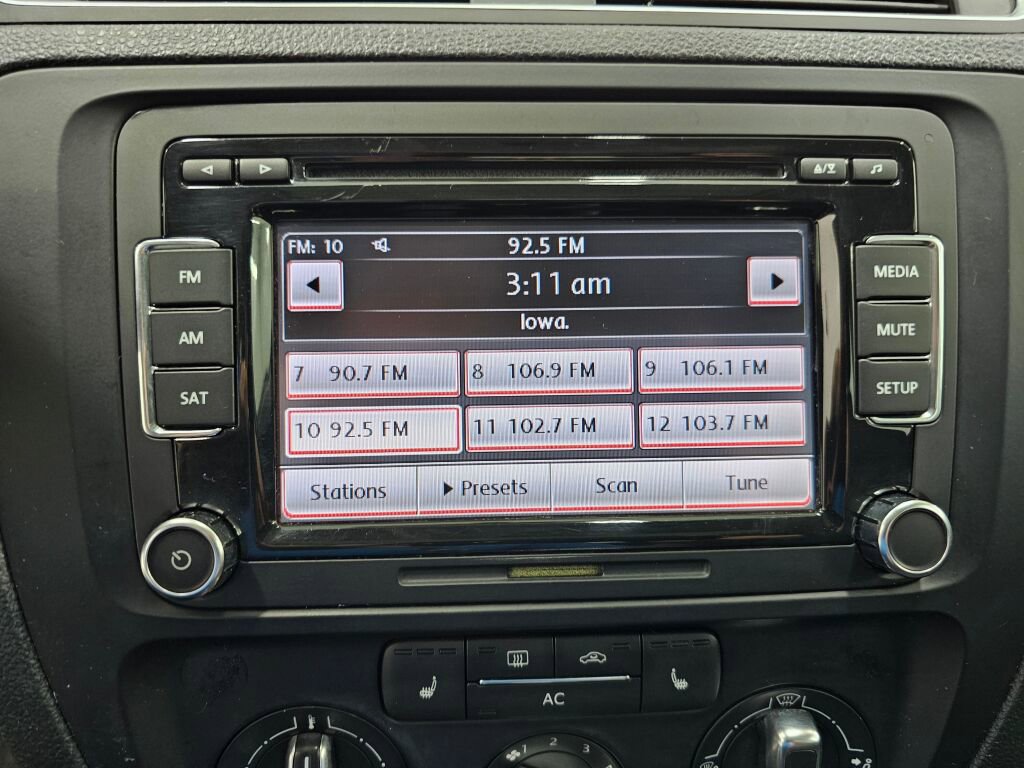 Used 2011 Volkswagen Jetta TDI image 23