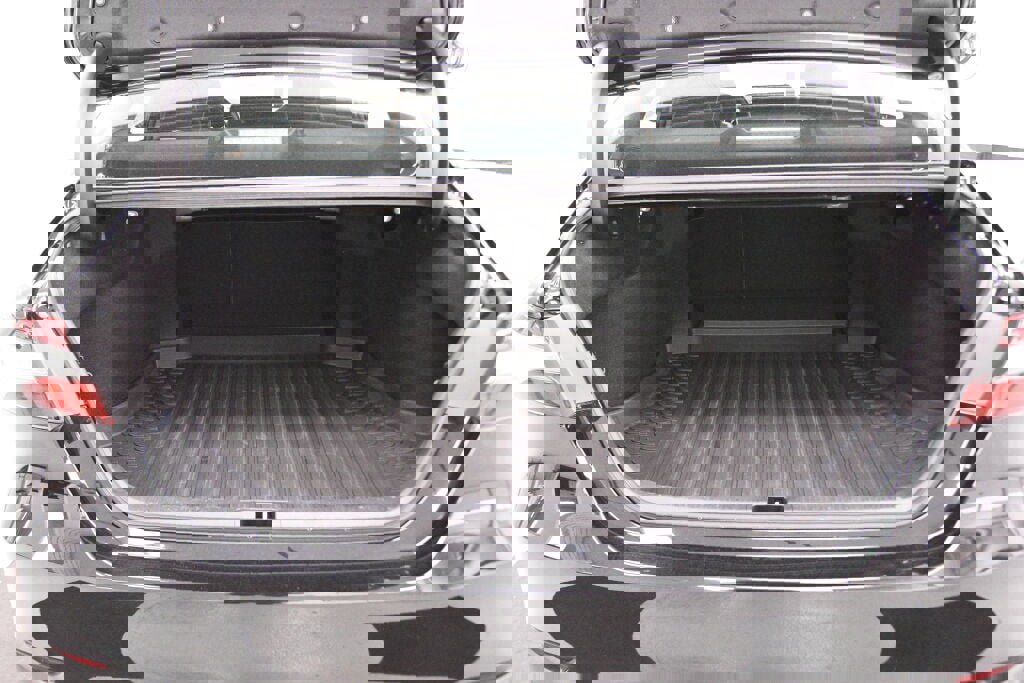 Used 2022 Toyota Camry LE image 20