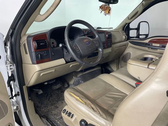 Used 2005 Ford F350 Lariat image 3