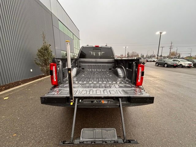 Used 2024 Ford F350 Lariat image 12