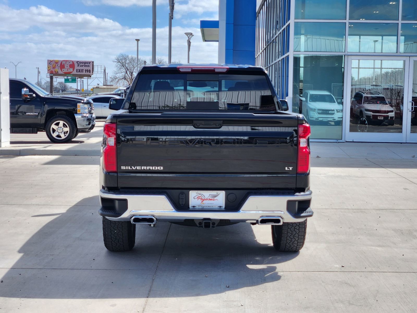 New 2026 Chevrolet Silverado 1500 LT w/ Texas Edition Plus AWD/4WD image 8
