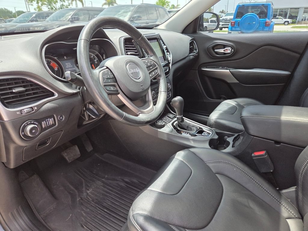 Used 2021 Jeep Cherokee Limited w/ Elite Package AWD/4WD image 29