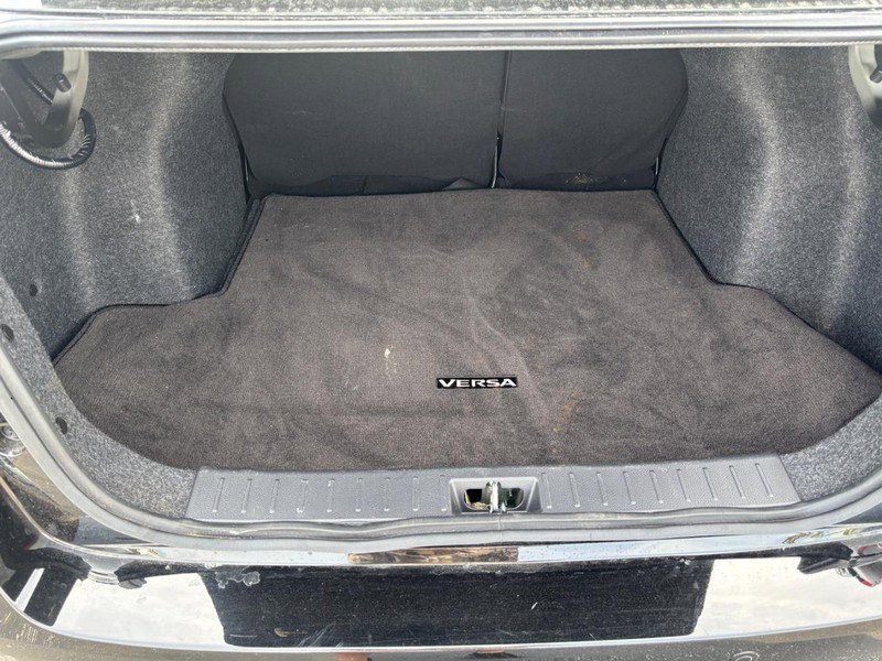 Used 2025 Nissan Versa SV FWD image 8