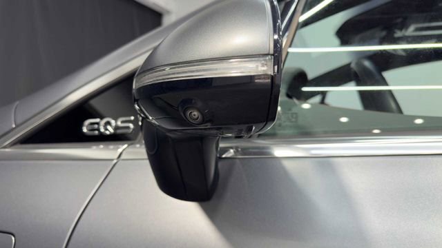 Used 2022 Mercedes-Benz EQS 580 4MATIC Sedan image 12