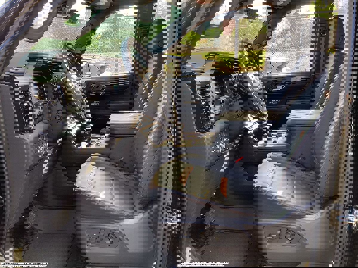 Used 2024 GMC Sierra 1500 AT4 w/ Technology Package image 12