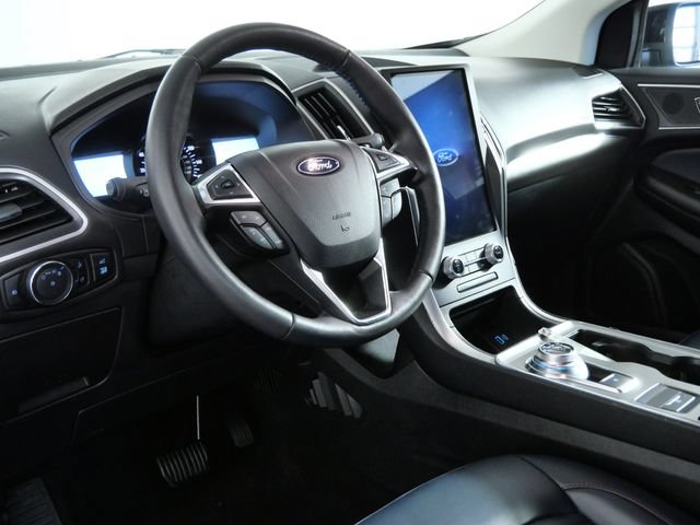 Certified 2024 Ford Edge SEL w/ Sport Appearance Package AWD/4WD image 16