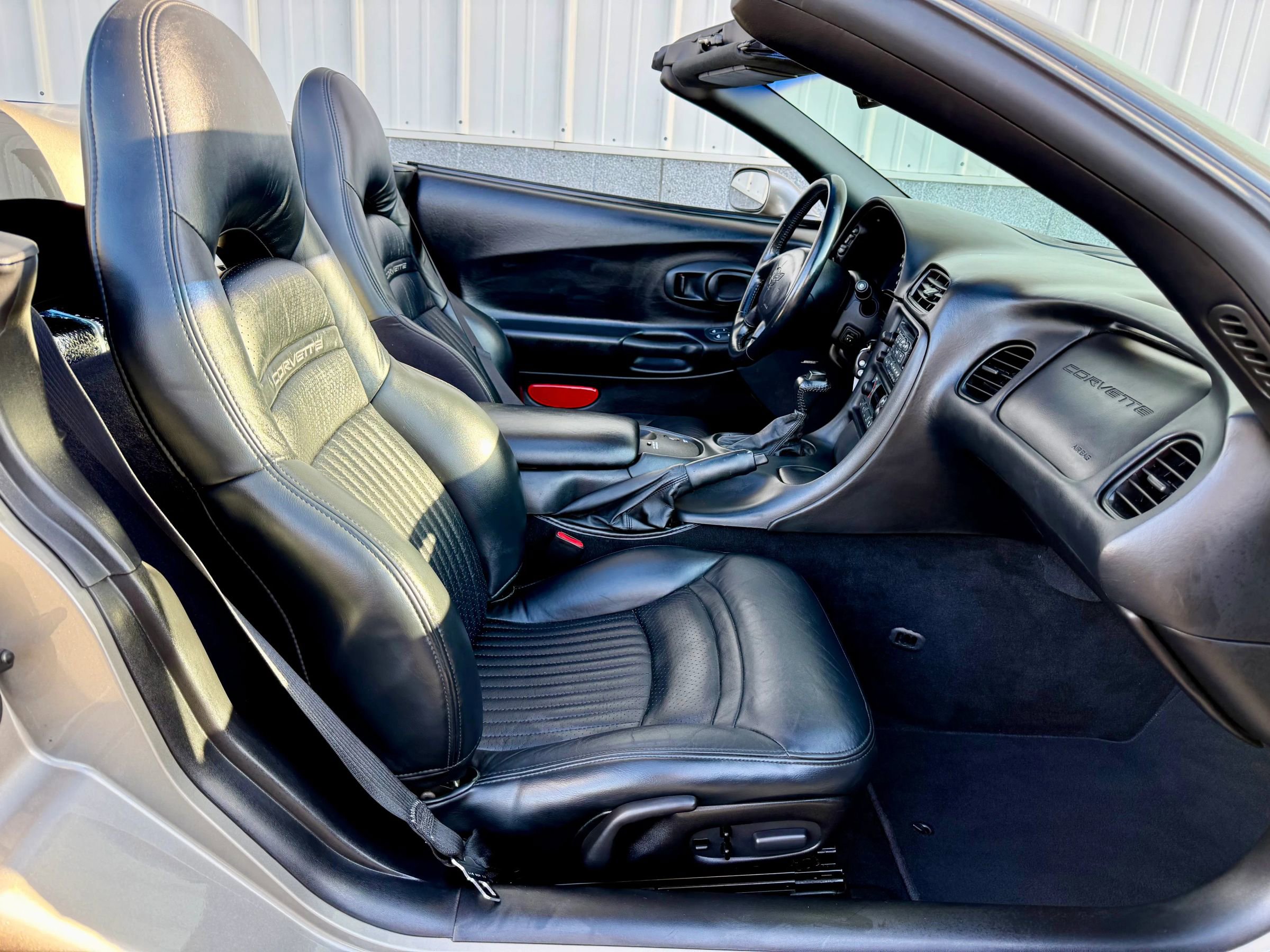 Used 2001 Chevrolet Corvette Convertible w/ Preferred Equipment Group2 RWD image 29