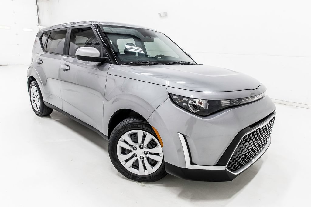Used 2023 Kia Soul LX FWD image 10