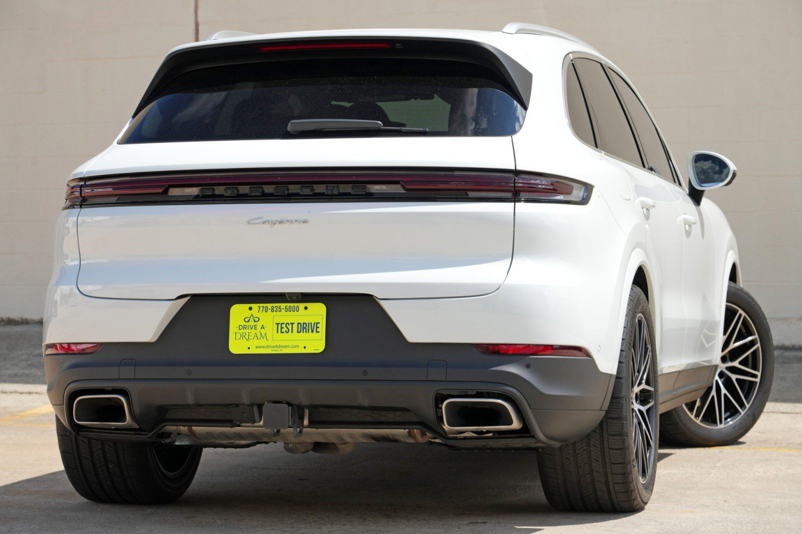 Used 2025 Porsche Cayenne w/ Premium Package Plus AWD/4WD image 5