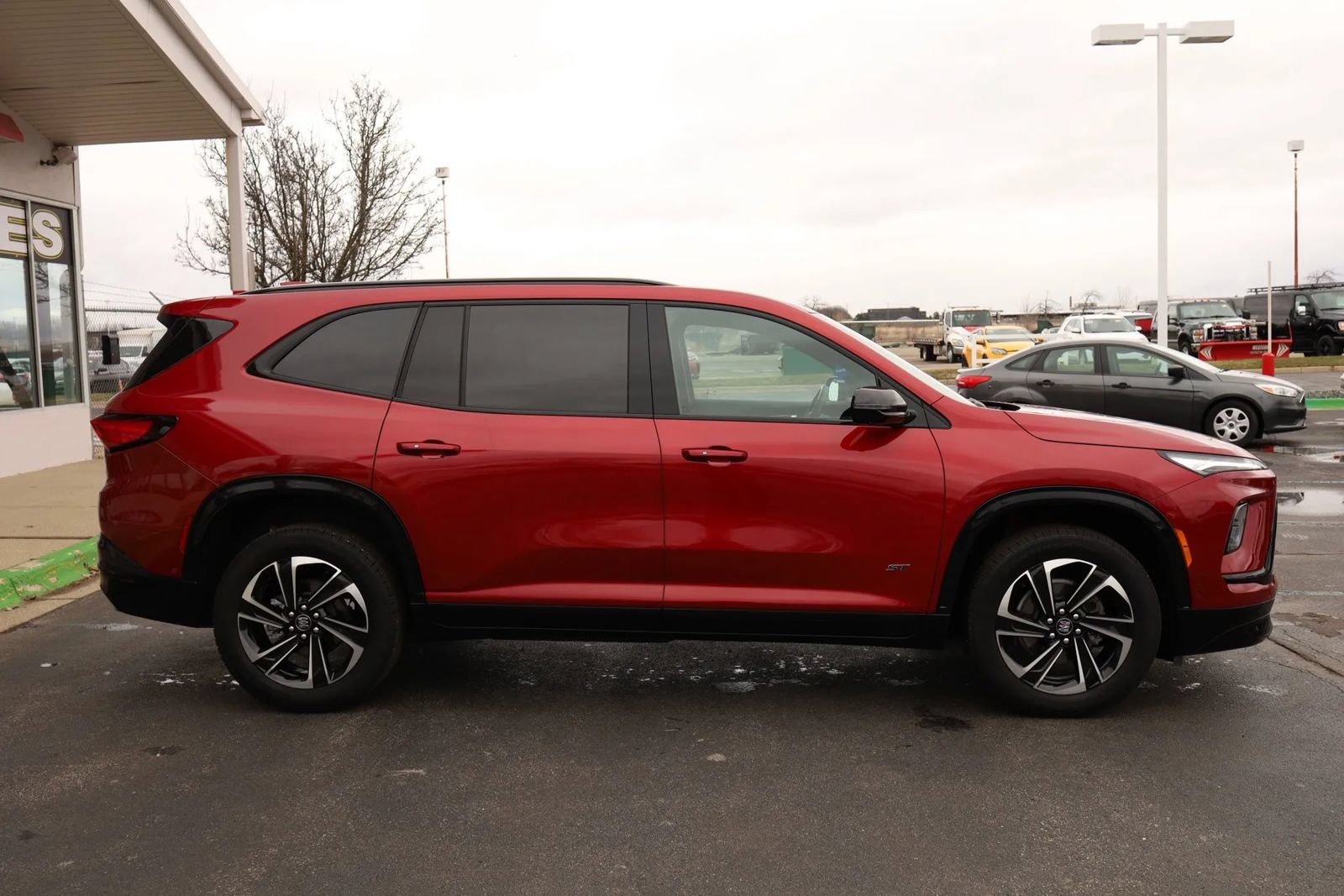 Used 2025 Buick Enclave Sport Touring w/ Super Cruise Package AWD/4WD image 4