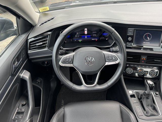 Used 2023 Volkswagen Jetta SE w/ Panoramic Sunroof Package FWD image 14