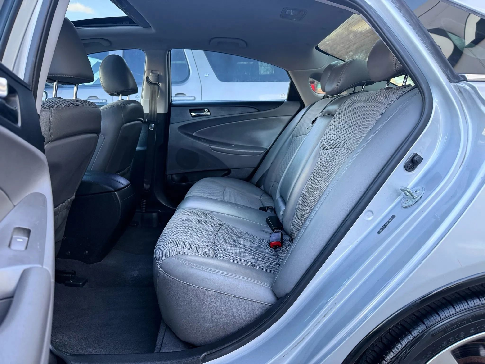 Used 2013 Hyundai Sonata SE w/ Navigation & Sunroof Pkg image 28