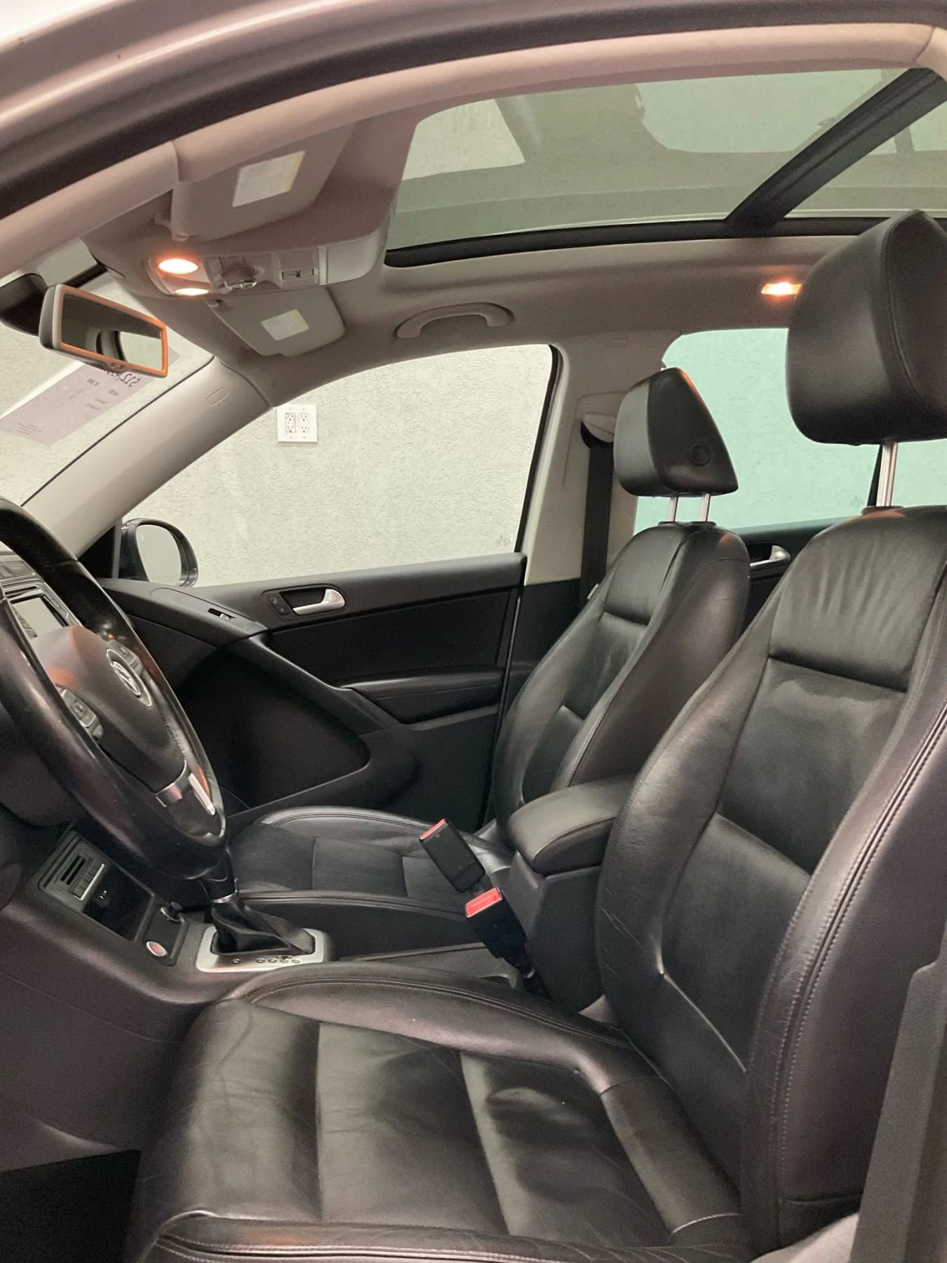 Used 2017 Volkswagen Tiguan Sport image 21