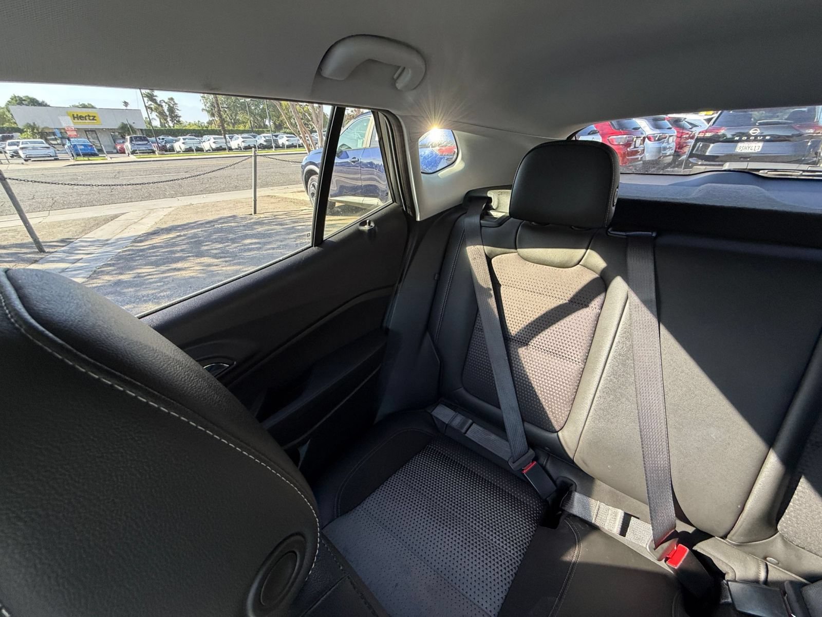 Used 2025 Chevrolet Trax LT FWD image 38