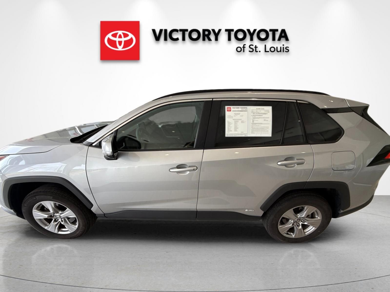 Used 2025 Toyota RAV4 XLE AWD/4WD image 6