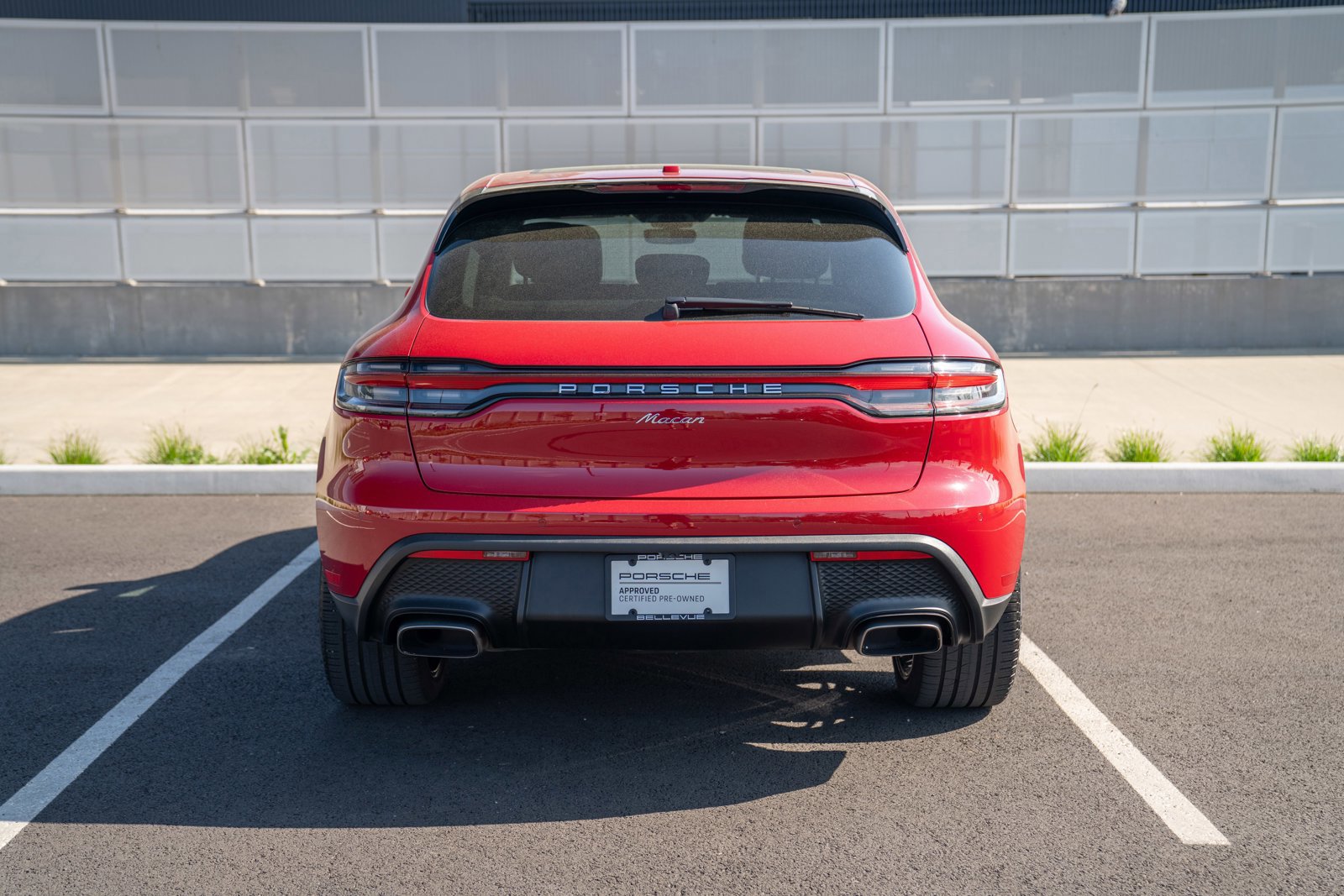 Certified 2023 Porsche Macan AWD/4WD image 7