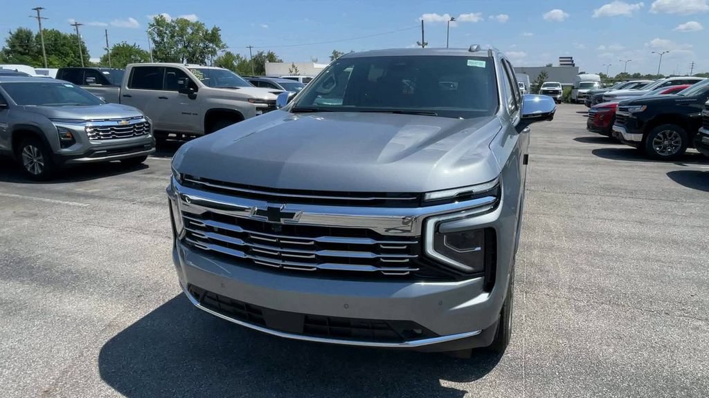 New 2026 Chevrolet Suburban Premier w/ Sun And Tow Package AWD/4WD image 5