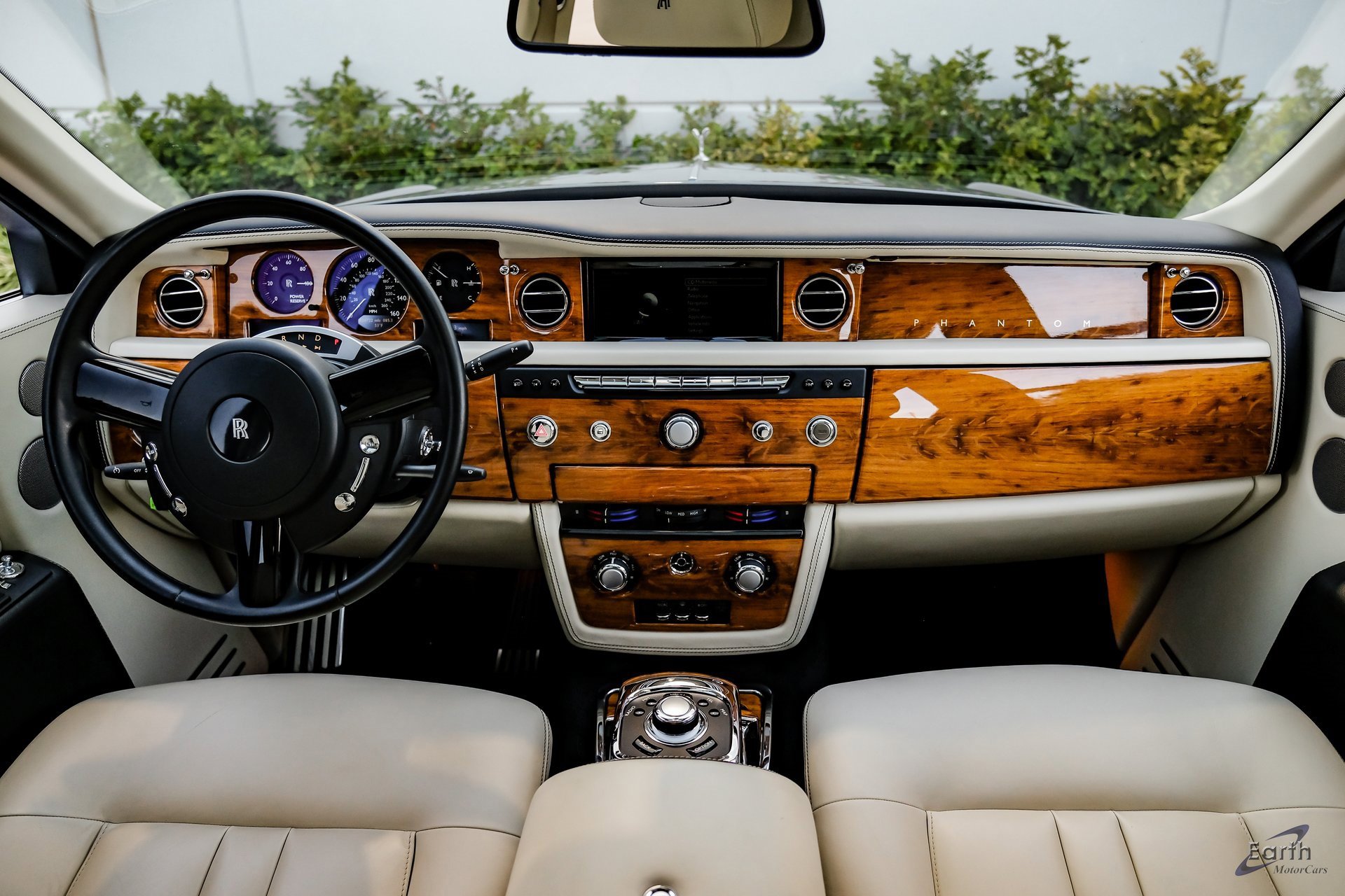 Used 2014 Rolls-Royce Phantom Sedan image 28