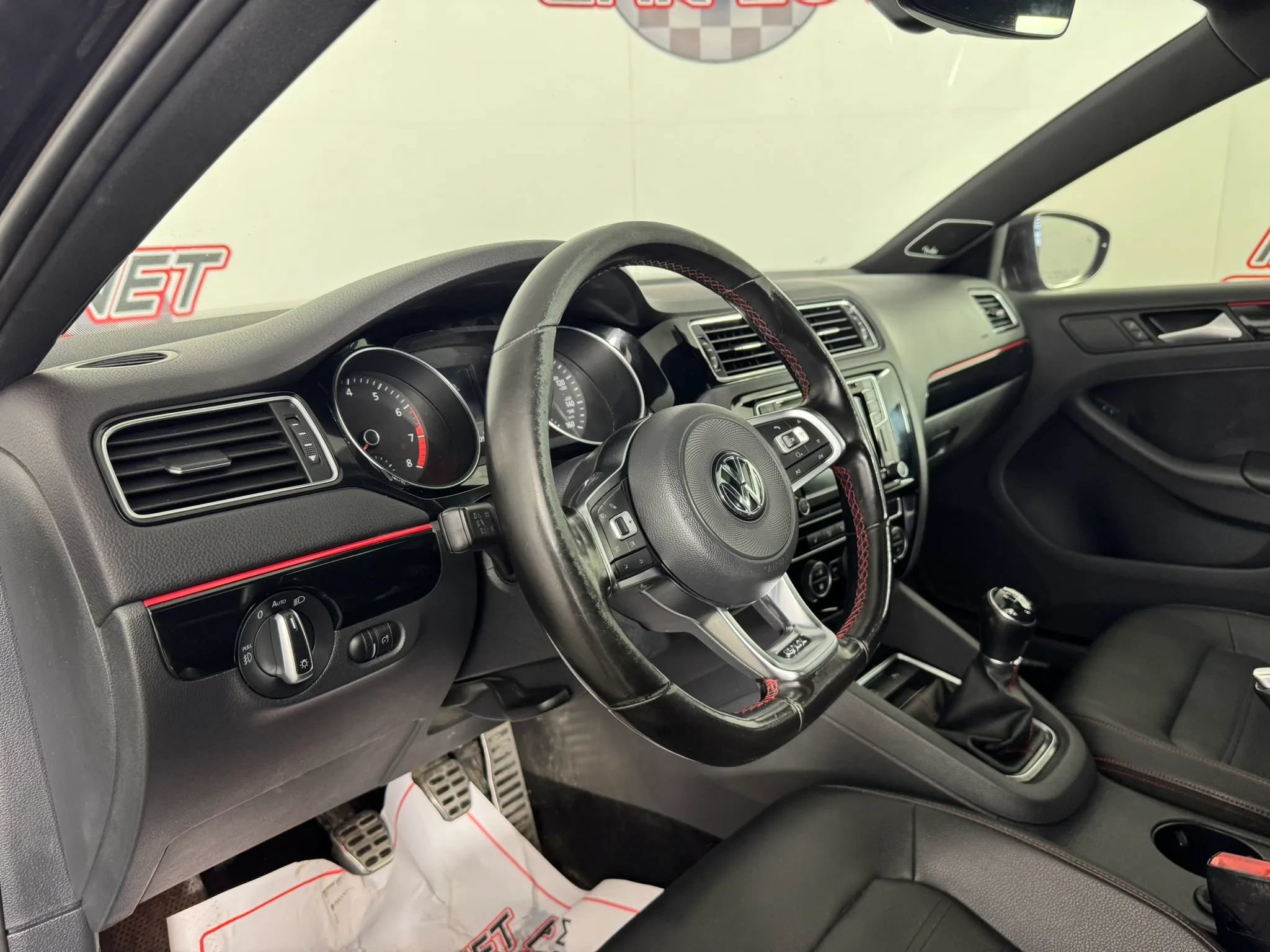 Used 2017 Volkswagen Jetta GLI FWD image 10