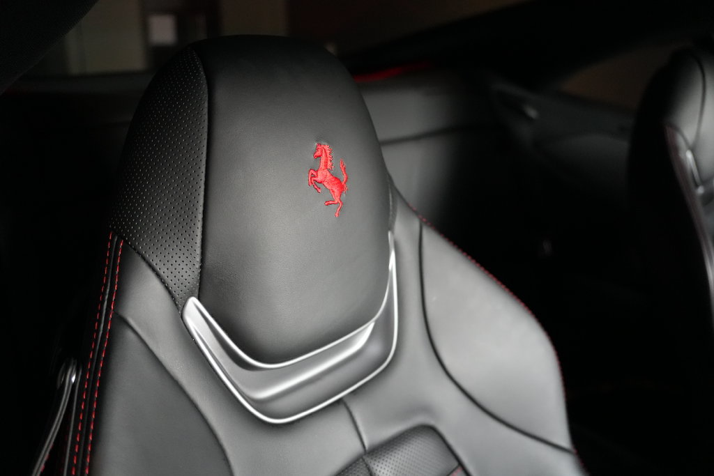 Used 2019 Ferrari Portofino RWD image 21