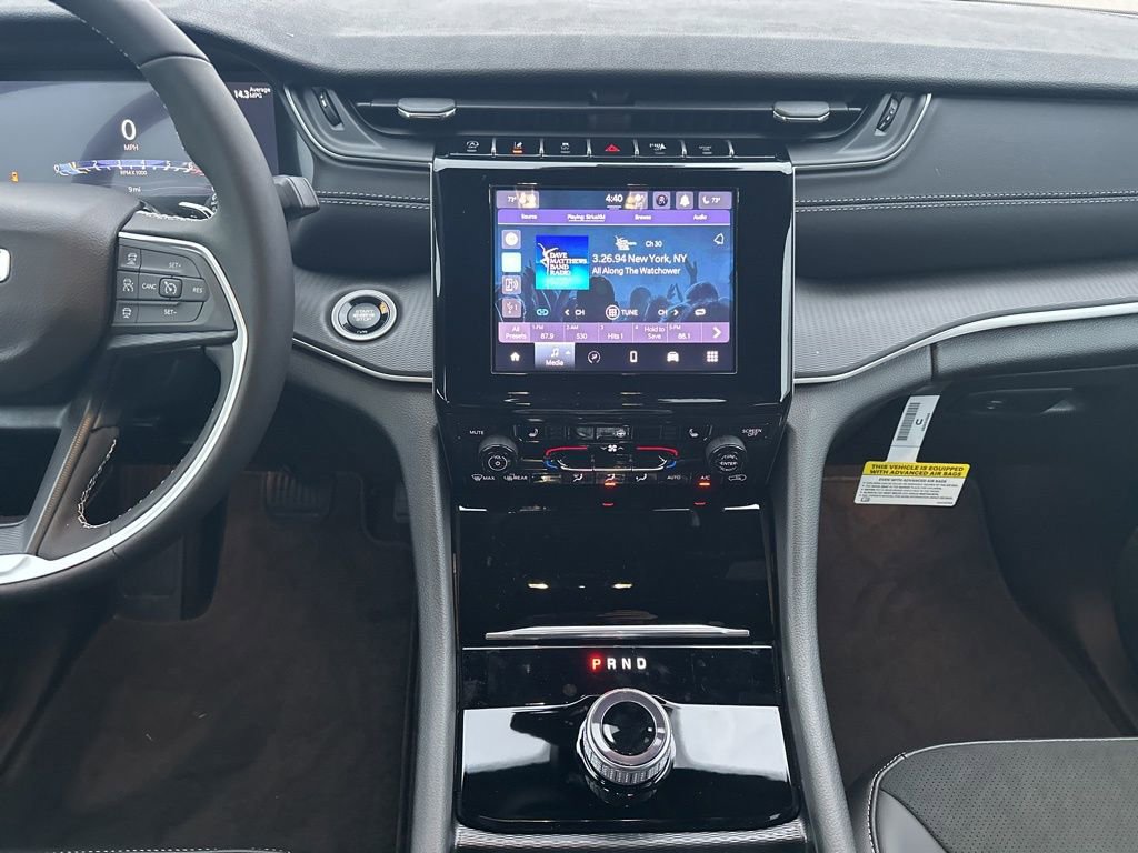 New 2025 Jeep Grand Cherokee Altitude AWD/4WD image 17