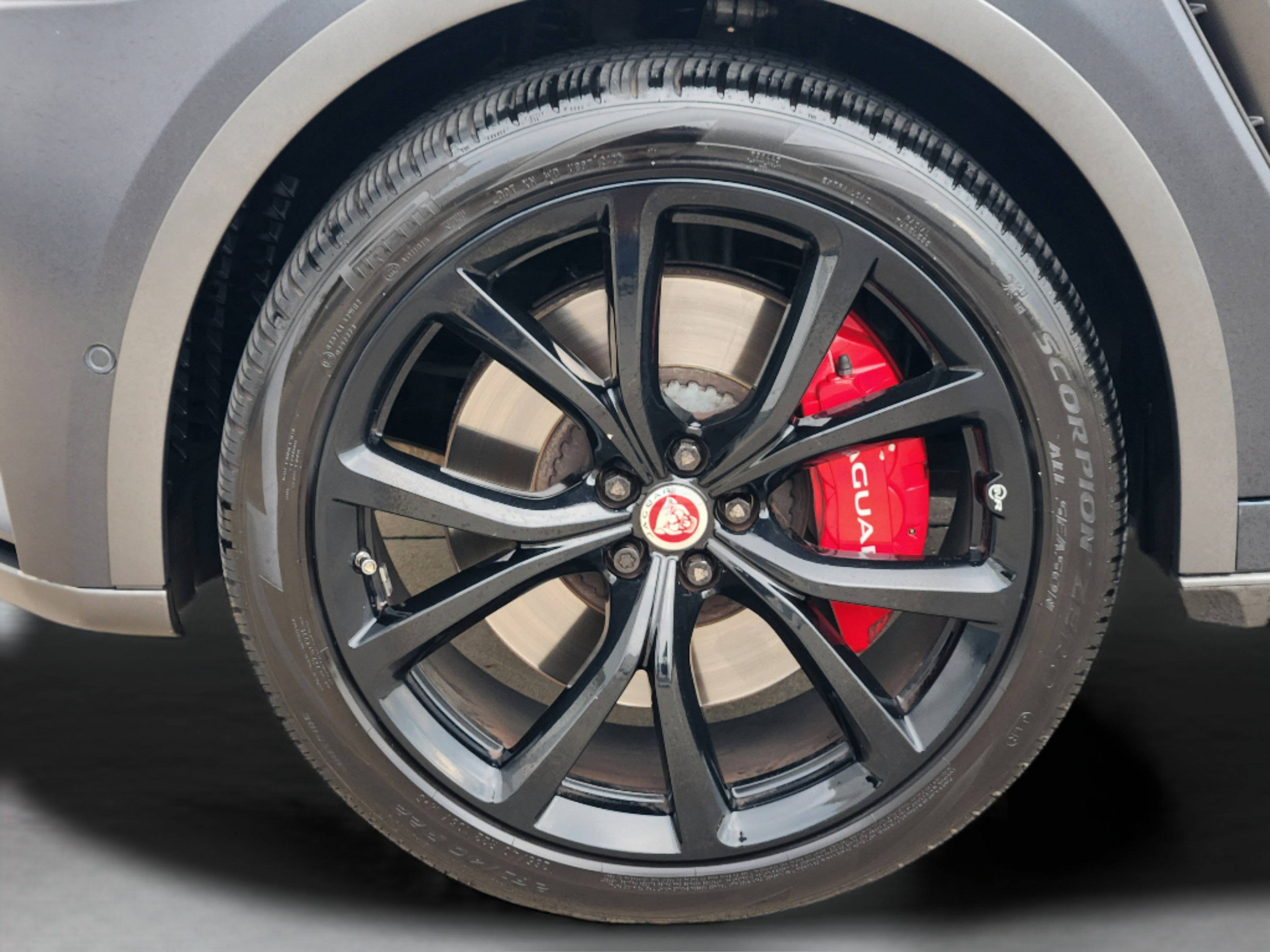 Used 2020 Jaguar F-PACE SVR AWD/4WD image 33
