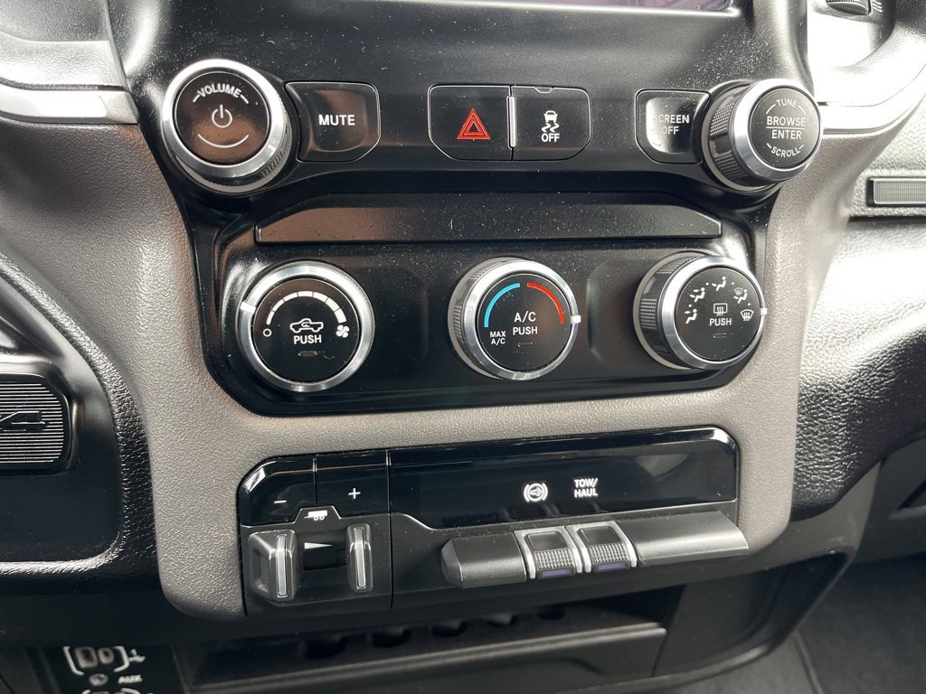 Used 2024 RAM 3500 Big Horn image 12