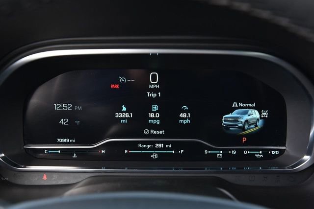 Used 2024 Chevrolet Suburban LT AWD/4WD image 11