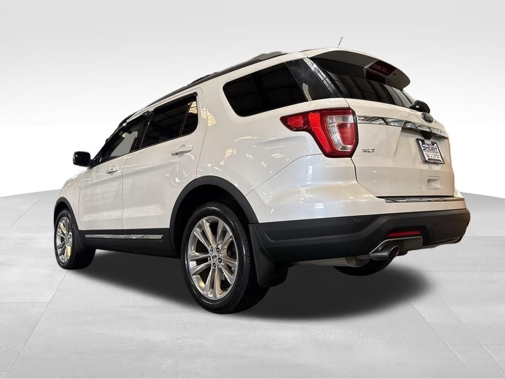 Used 2018 Ford Explorer XLT w/ Equipment Group 202A image 11