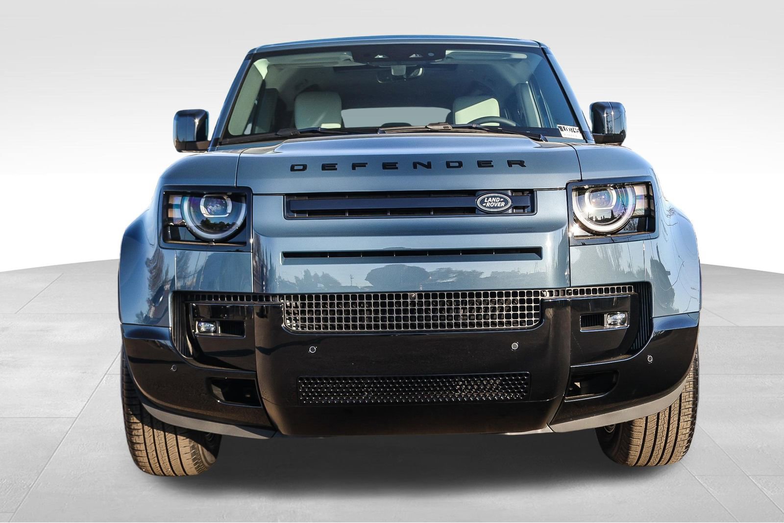 New 2026 Land Rover Defender 110 X-Dynamic SE image 2