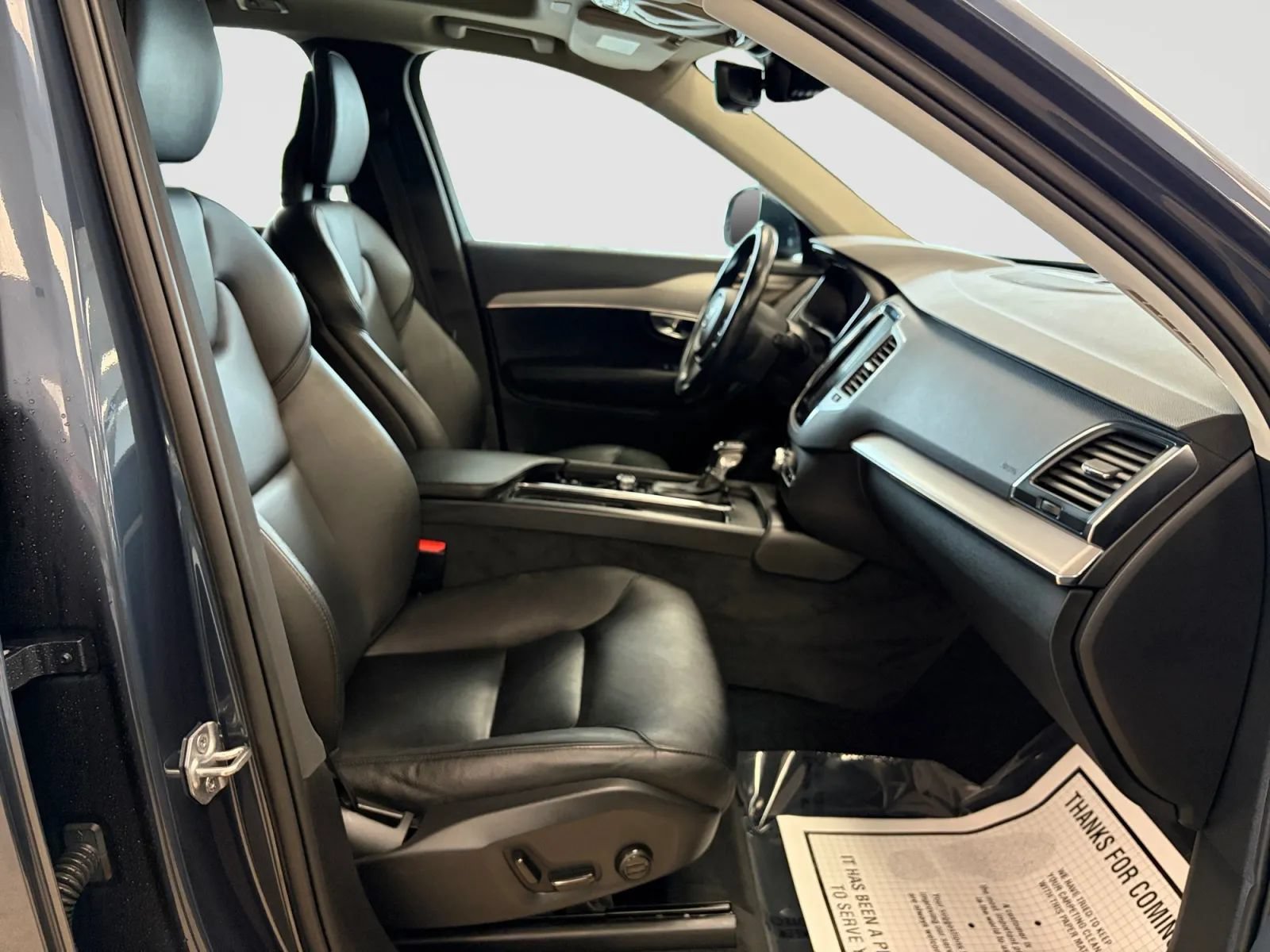 Used 2022 Volvo XC90 T5 Momentum w/ Climate Package AWD/4WD image 22