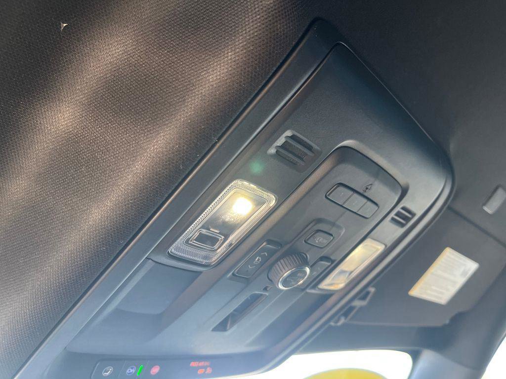 Used 2023 GMC Yukon Denali AWD/4WD image 18
