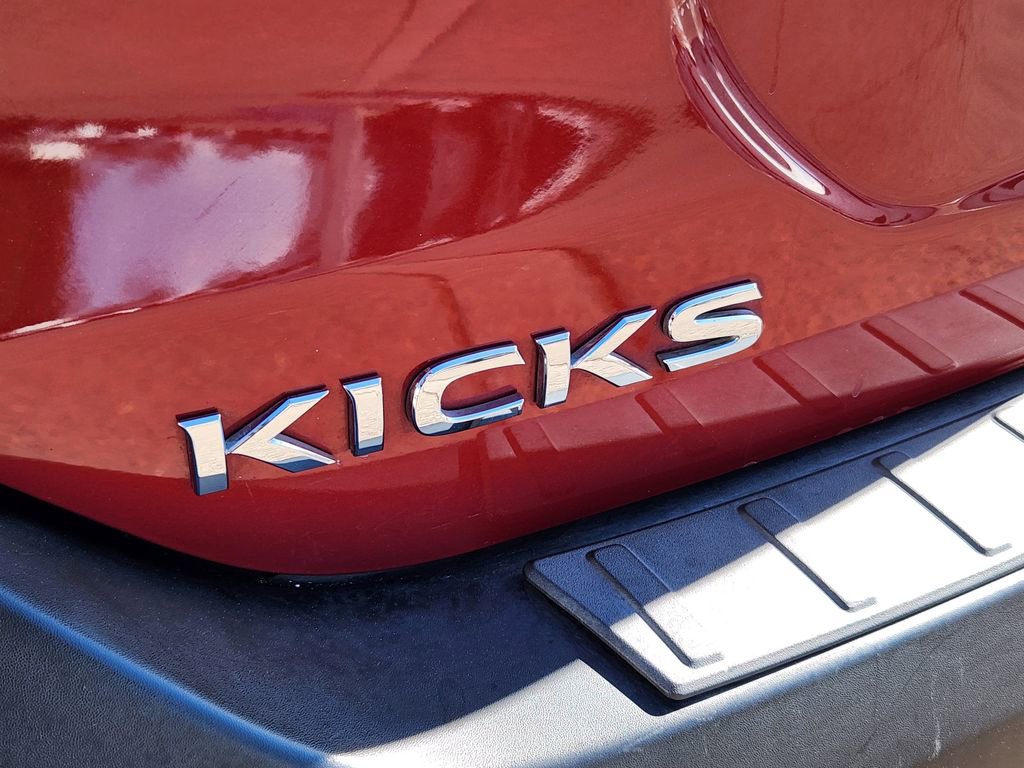 Used 2020 Nissan Kicks SR w/ Exterior Package image 15