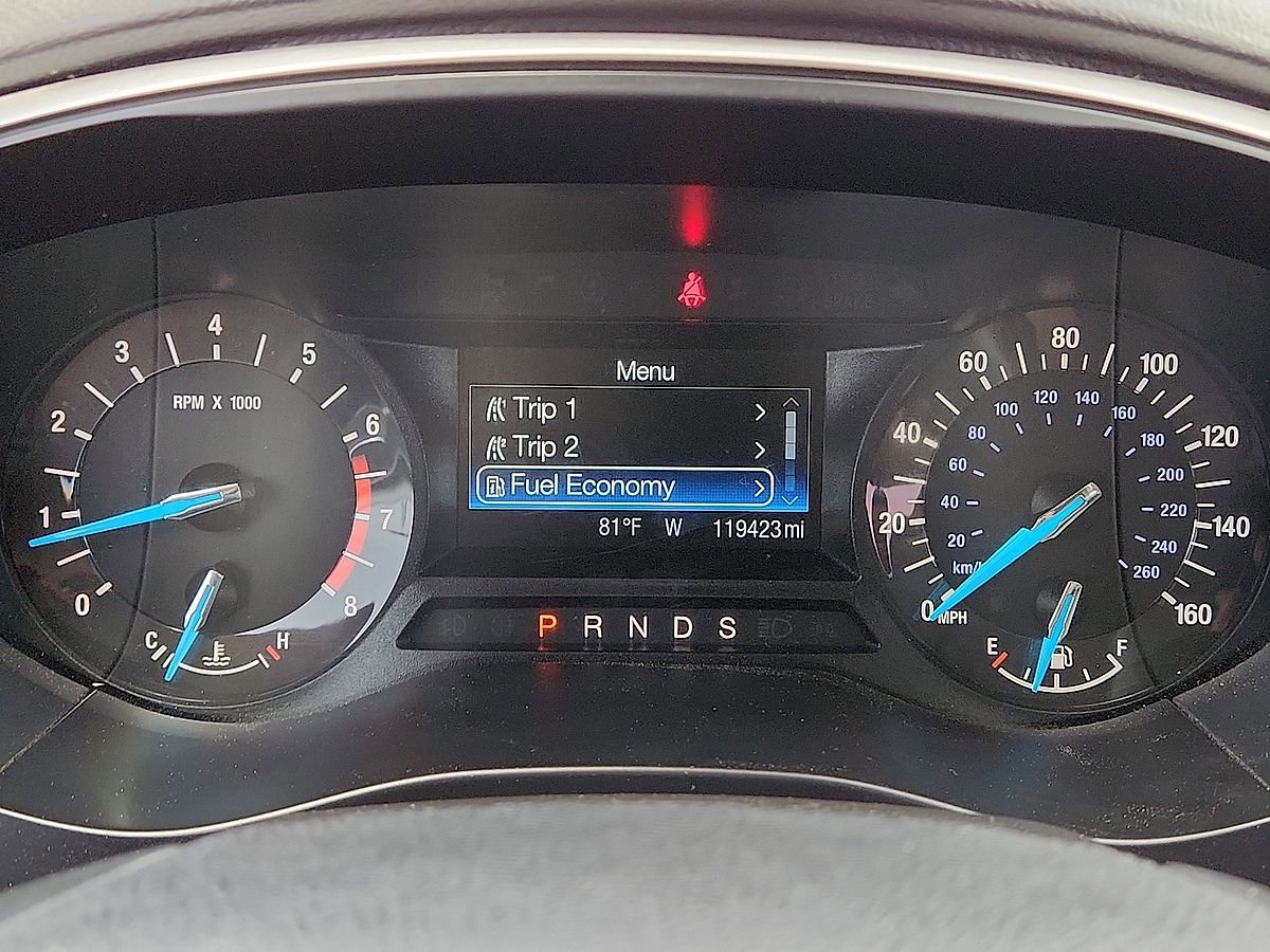 Used 2016 Ford Fusion SE FWD image 10