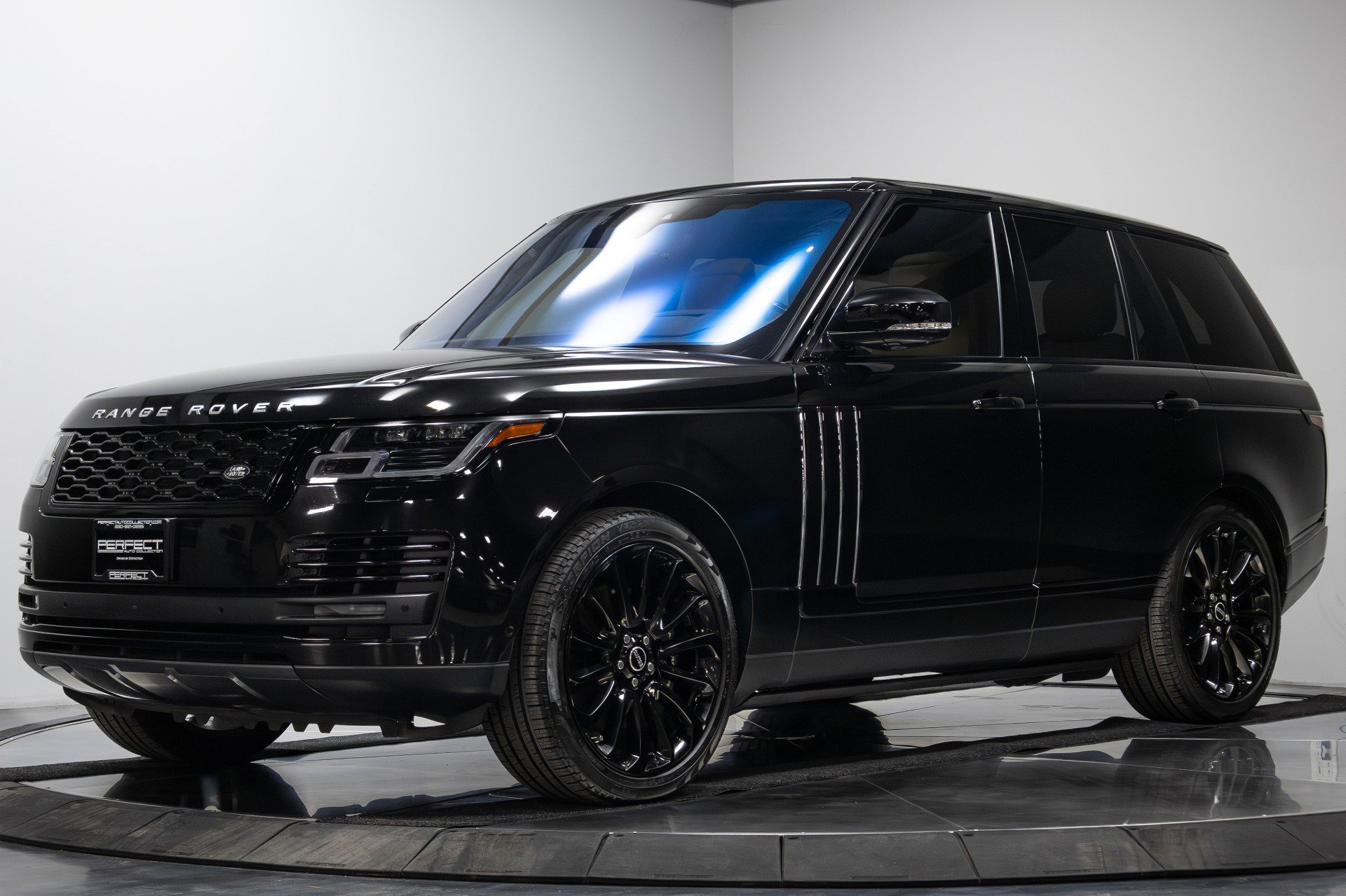 Used 2022 Land Rover Range Rover Autobiography image 2